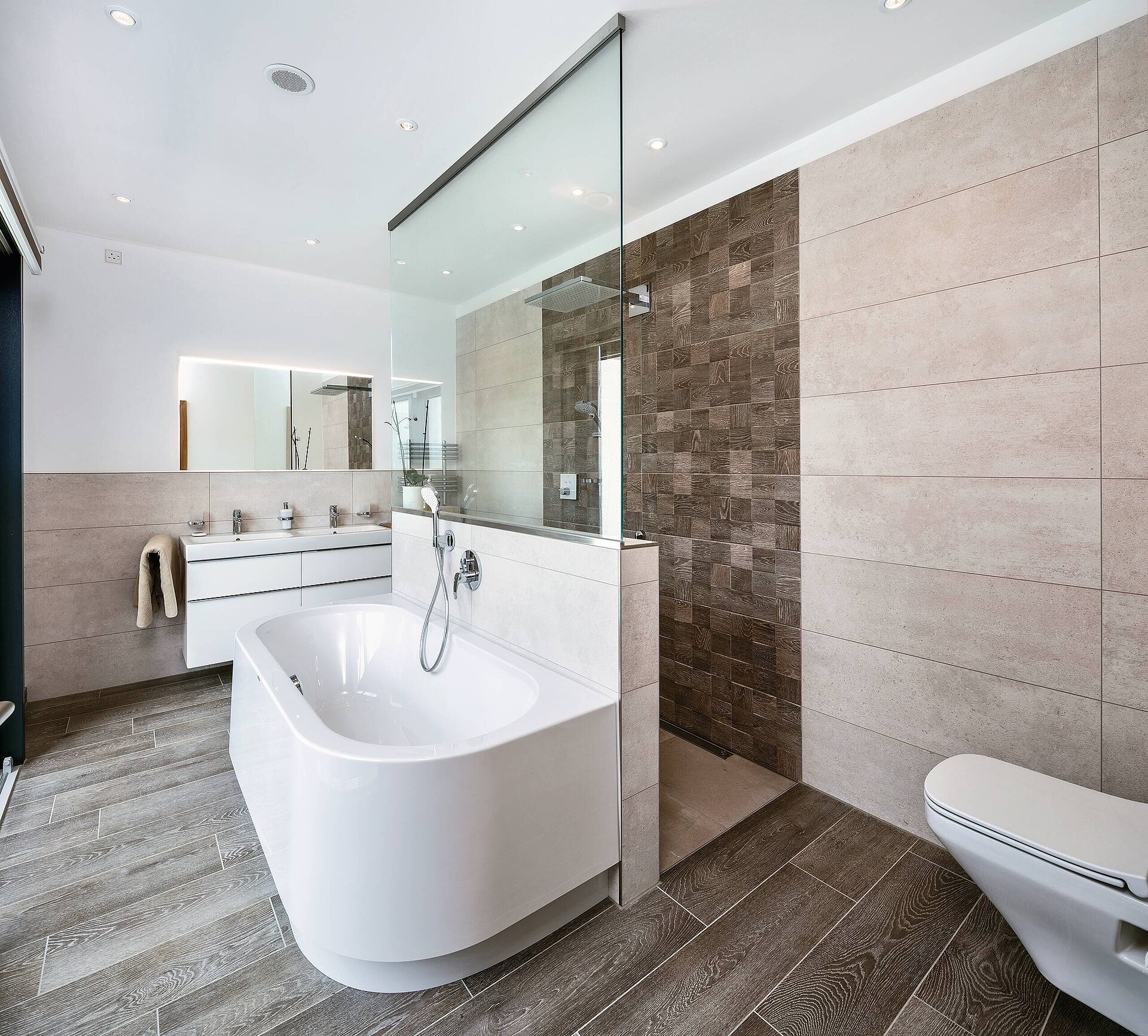 Bathroom with free-standing bathtub
