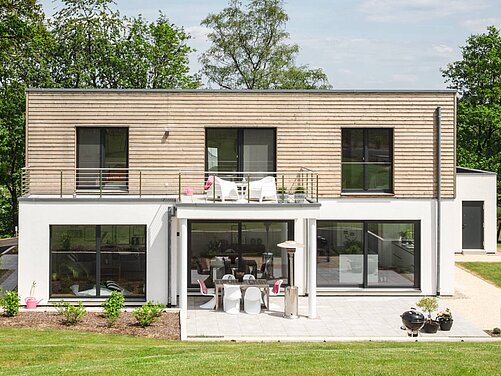 frei geplantes Architektenhaus im Bauhausstil